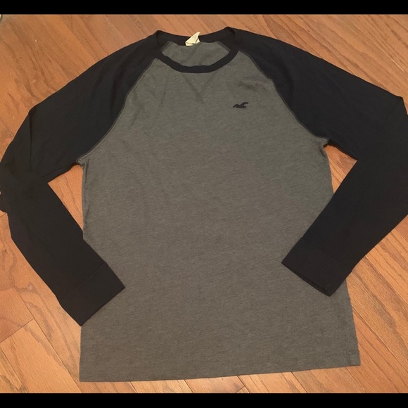 Hollister Other - Hollister T-Shirt